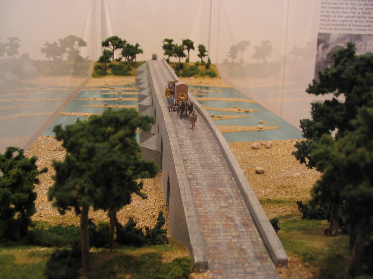 Maquette d_un pont romain 2.jpg